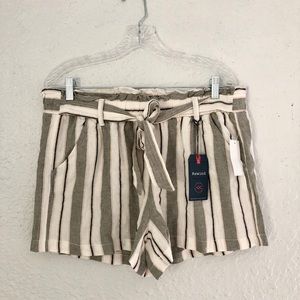 NWT Womens Shorts XL
